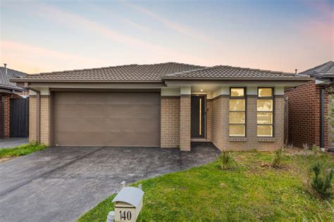 140 Henry Road Pakenham Vic 3810 Domain