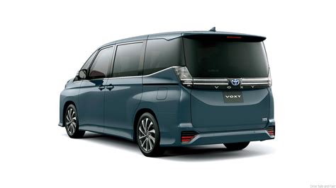 Toyota Noah Latest 2022 Model Unveiled In Japan