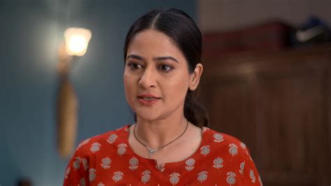 Watch Aai Ani Baba Retire Hot Aahet S Episode On JioHotstar