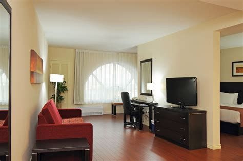 Holiday Inn Hotel & Suites Montreal Airport, an IHG Hotel Montreal ...