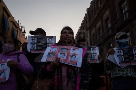 Familiares De Personas Desaparecidas De La Guerra Sucia Protestan En