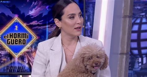 Tamara Falc Acaba Con Muletas Tras Sufrir Una Ca Da En El Hormiguero