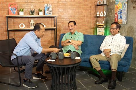 Cerita Mahfud MD Soal Persahabatan Dengan Luhut Dibantu Uang Hingga