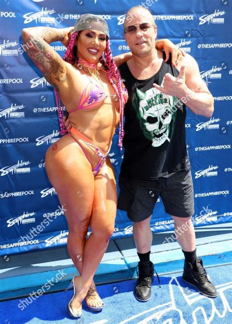 9 Hot Sexy Katie Forbes Bikini Pics