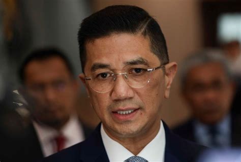 Azmin Wakili Pm Ke Pengebumian Abe Esok Utusan Malaysia