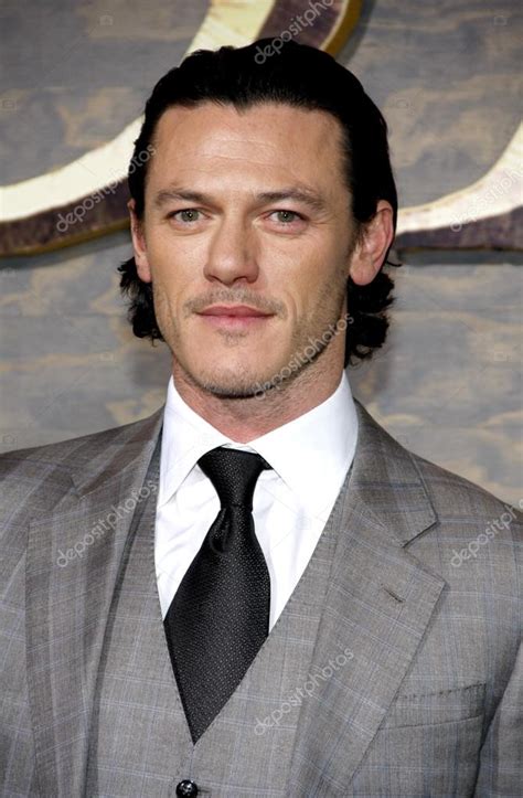 Luke Evans Hobbit