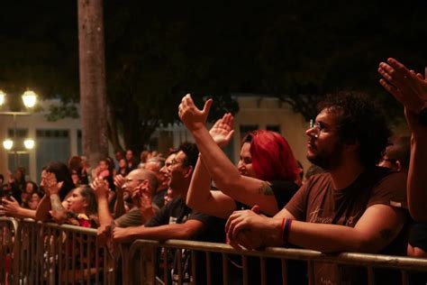 CULTURA ORQUESTRA OURO PRETO E PATO FU CELEBRARAM OS 30 ANOS DA BANDA