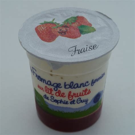 Fromage Blanc Sur Lit De Fraise Produit Lourdes