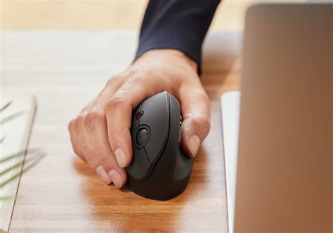 11 Best Ergonomic Mouse For Wrist Pain 2022 Experts Review