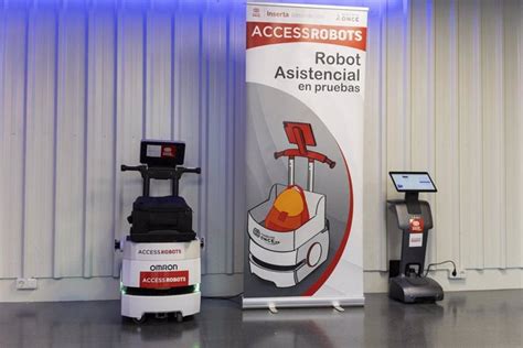 Fundación ONCE presenta dos de sus robots de asistencia AccessRobots