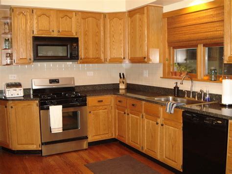 Best Hardware For Honey Oak Cabinets Honey Oak Cabinets Oak Kitchen