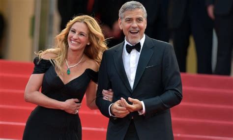 Julia Roberts George Clooney Ve Ailesini Ve Ve Bitiremedi Jurnalci