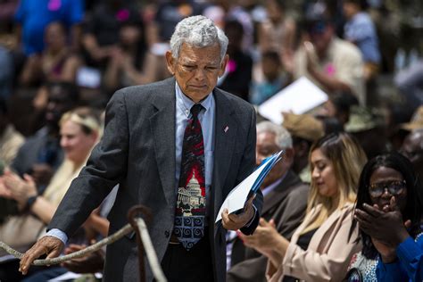 Nearly 100 people become naturalized American citizens in Yorktown ...