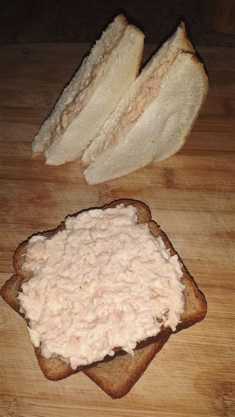 Rebecca's Amazing Creations: Classic Tuna Sandwich