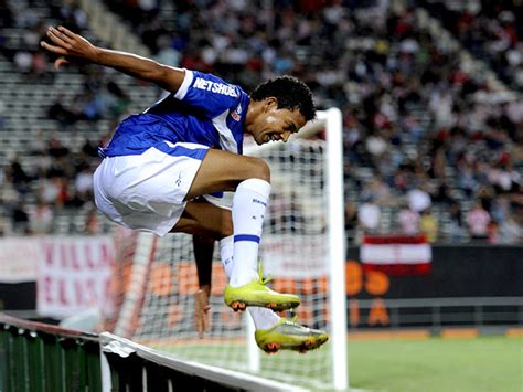 Cruzeiro Arrasa E Santos Segue Vivo Vasco E Palmeiras Vencem E