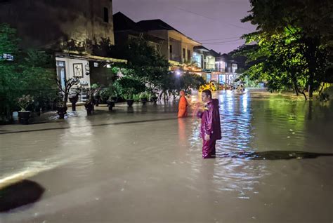 Innalillahi Seorang Warga Tewas Tertimbun Tanah Longsor Di Karanganyar