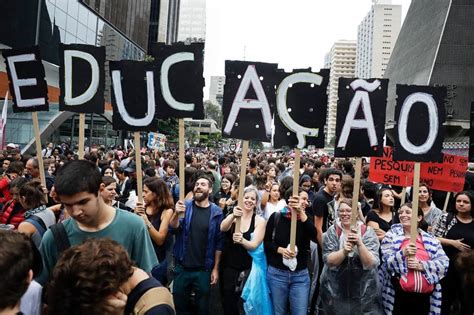 Fotos Estudantes Protestam Contra Cortes Na Educação Veja