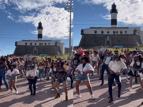 Vídeo Fãs de Beyoncé gravam flashmob em ponto turístico de Salvador