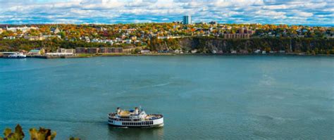 Reise entlang des Sankt Lorenz Stroms Von Québec zu den Seeprovinzen