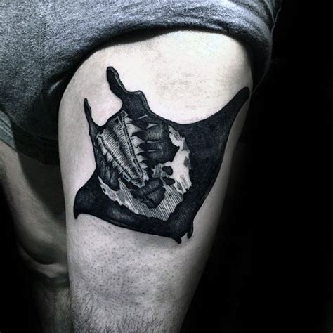 50 Manta Ray Tattoo Designs für Männer Oceanic Ink Ideen Mann Stil