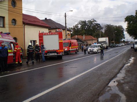 Accident N Gil U Un Tir A Lovit Un Autoturism Foto Tiri De Cluj