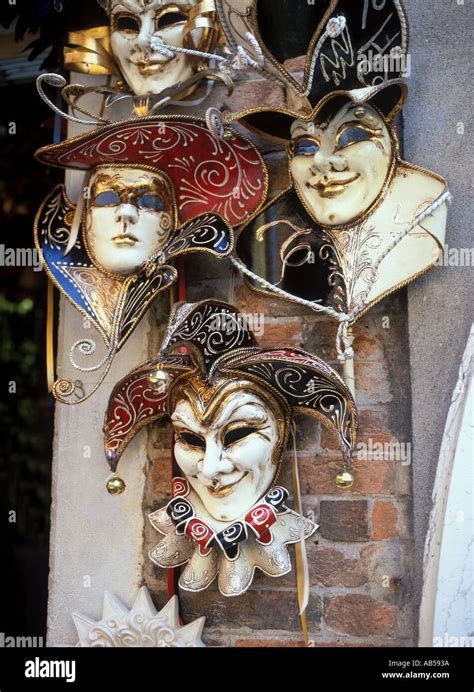 Venedig Karneval Masken Fotos Und Bildmaterial In Hoher Aufl Sung Alamy