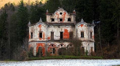 Luxury Of Times Passed Beautiful Abandoned Castles And Mansions