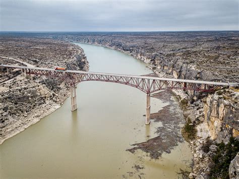 Texas Lakes And Rivers Map Stunning Lone Star Waterways