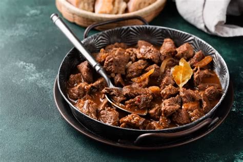 Emak-emak Nekat Masak Rendang dengan Obat Paracetamol, Dokter Ini Ungkap Bahaya yang Bisa ...