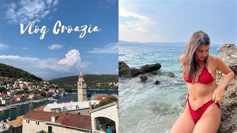 Hot Sexy Valeria Martinelli Bikini Pics