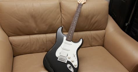 Squier Bullet Strat HSS Black