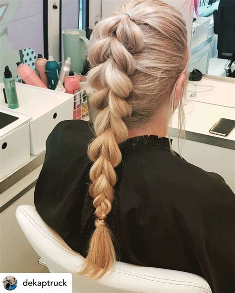 10 Easy Hairstyles For Work・2023 Ultimate Guide