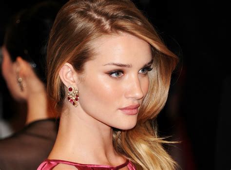 Download Celebrity Rosie Huntington Whiteley Hd Wallpaper