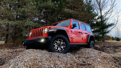 Review: The 2019 Jeep Wrangler Rubicon shines off-road