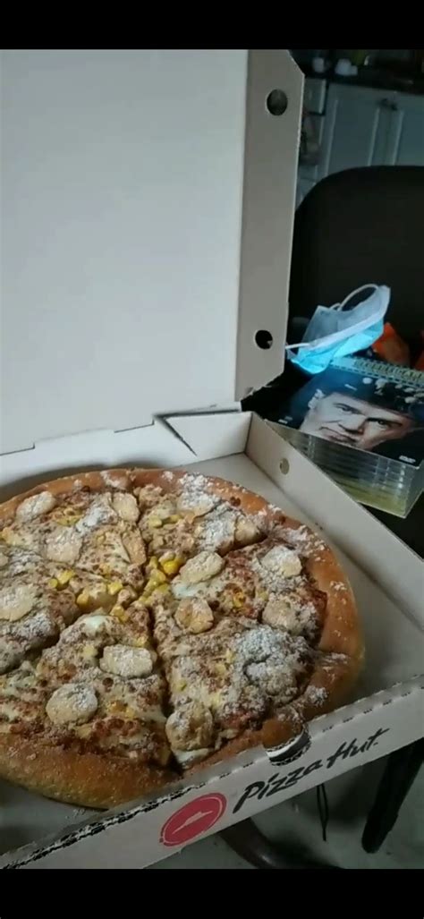 KFC popcorn chicken pizza by Pizza Hut : r/FoodPorn