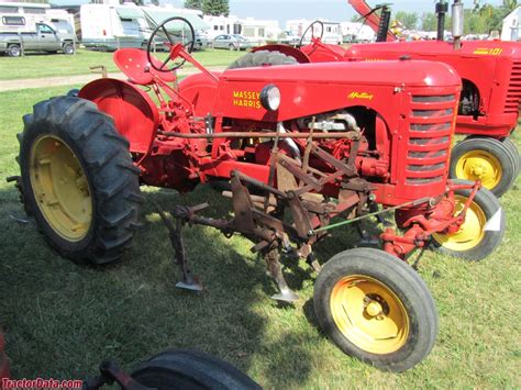 Massey Harris 23 Mustang Tractor Photos Information