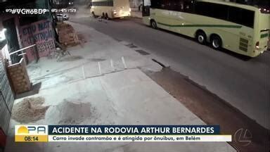 Bom Dia Par Carro Invade Contram O E Atingido Por Nibus Na