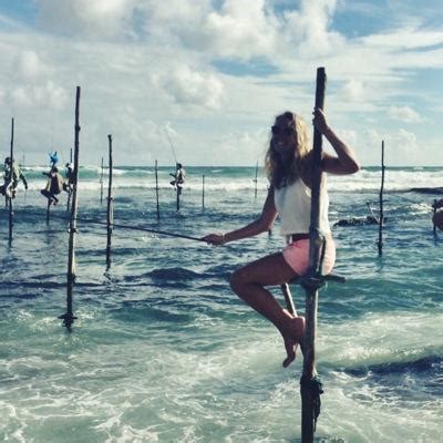 6 Hot Sexy Lucy Chapman Bikini Pics