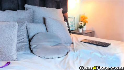 Horny Wild Babe Slap Her Ass And Suck Her Dildo