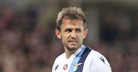 Lazio Niente Ritiro Per Lulic Cosa Filtra Sui Tempi Di Recupero Verso