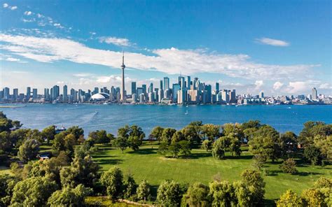 A Guide To Toronto A Clean Green And Cosmopolitan City