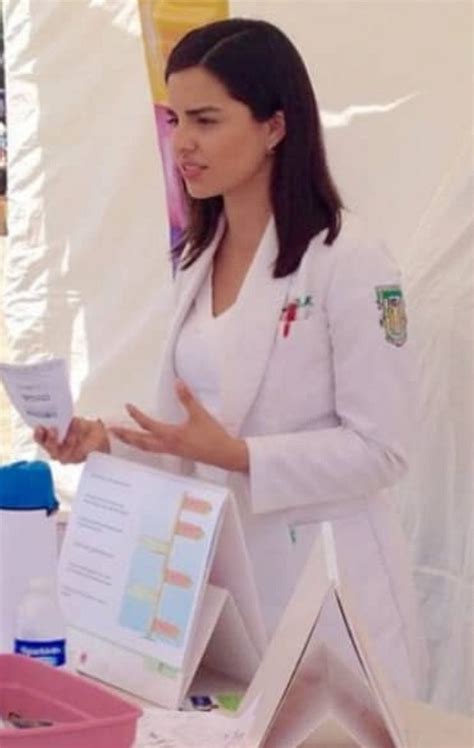 Doctora Putita Fresa Hermosa Perrolobohombre