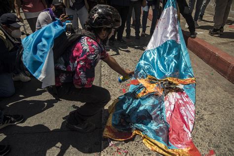 Guatemala Celebra Su Independencia En Medio De Tragedia Y De