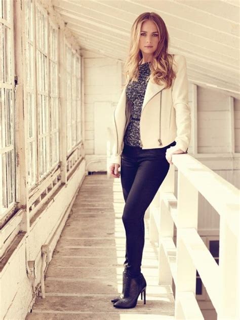 Britt Robertson Nude And Fappening 36 Photos The Fappening