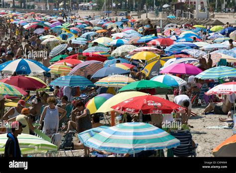 Crowded Beach Spain Hi Res Stock Photography And Images Alamy