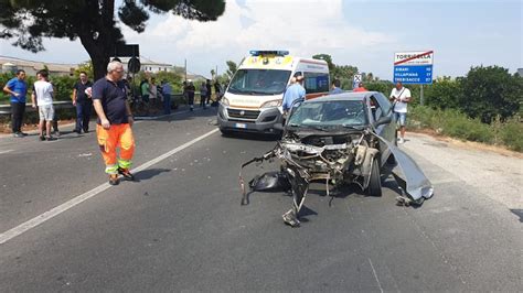 Ennesimo Incidente Sulla Ss In Calabria Diversi I Feriti In