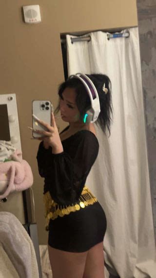 Samantha Yang Hmong Samanthayang Senpaiyang Nude OnlyFans NudoStar TV