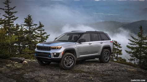 2022 Jeep Grand Cherokee Trailhawk 4xe Off Road