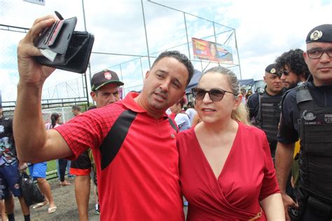 Veja fotos Prefeito de Taboão da Serra Aprígio inaugura Campo do