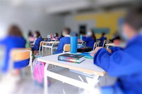 Nuove regole a scuola non più quarantena ma autosorveglianza Niente